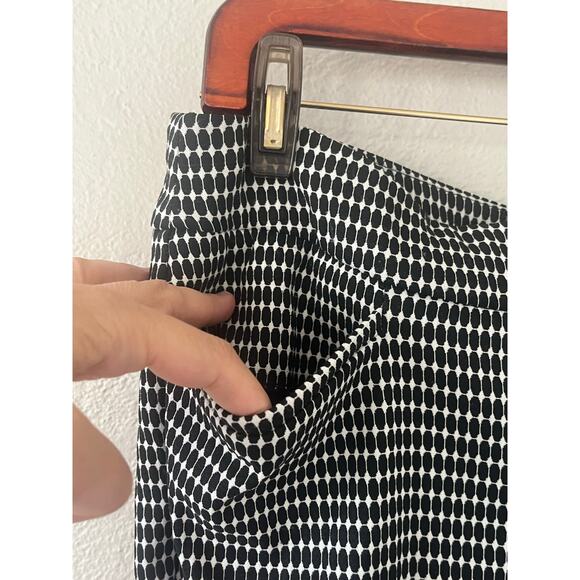 Women's Chico's Brigitte Black White Grid Stretch Ankle Pants Size 14 R - Picture 3 of 6
